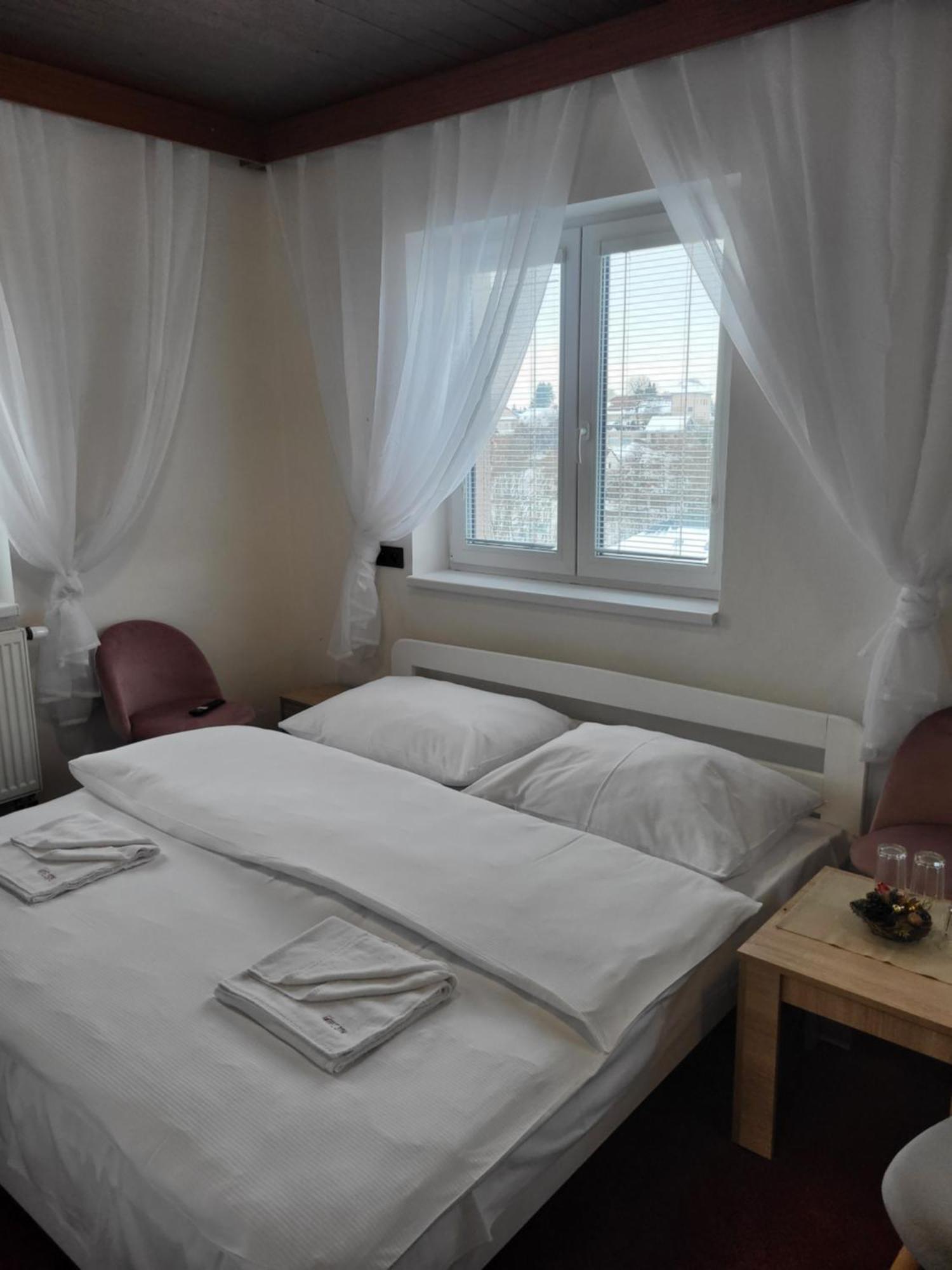 Hotel Styl Hlinsko Exteriör bild